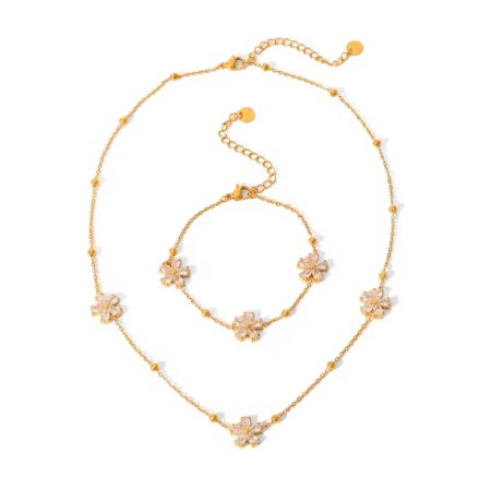 Soleil Bloom necklace and bracelet