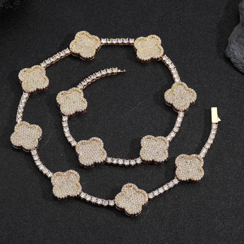 Iced Clover necklace - Image 3